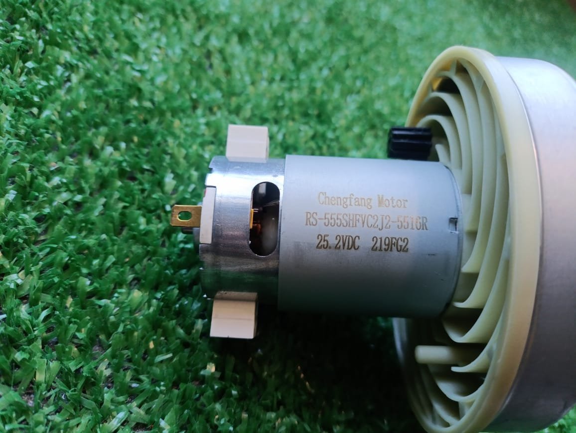 Двигатель в сборе RS-555HVC2J2-551GR для ручного пылесоса Doffler VVC 744 RT (с разбора)